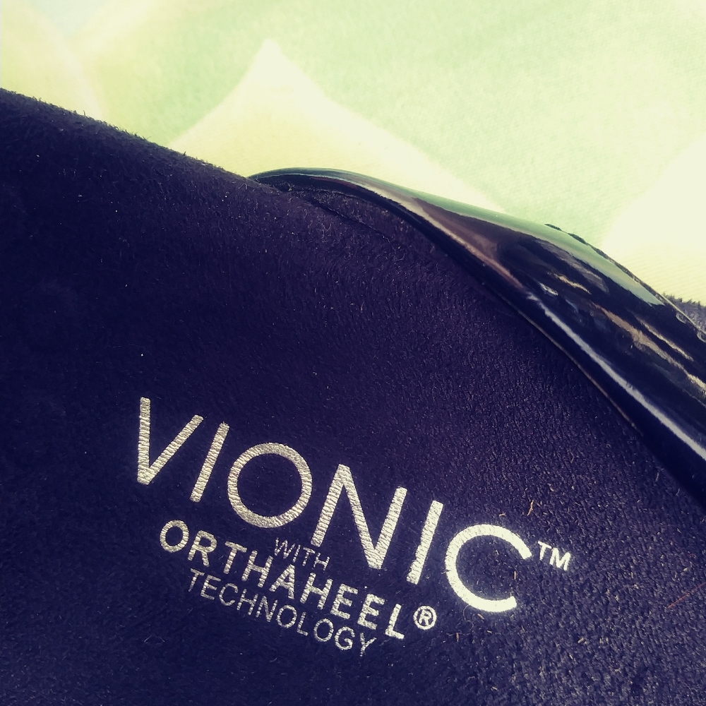 Vionic sandles
